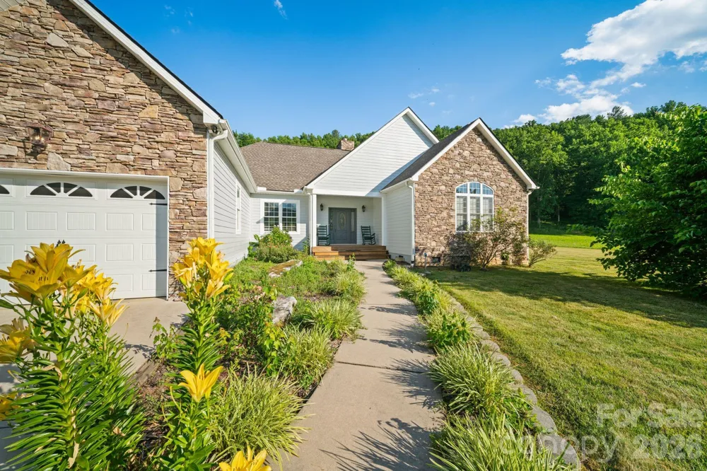 1372 & 1370 Barnardsville Highway Barnardsville, NC 28709