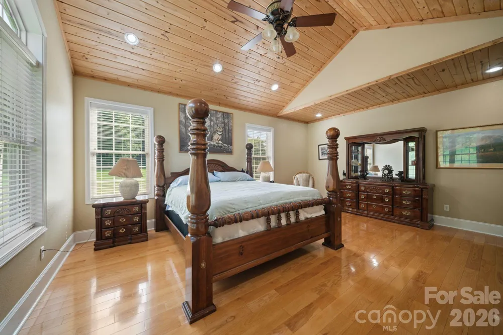 1372 & 1370 Barnardsville Highway Barnardsville, NC 28709