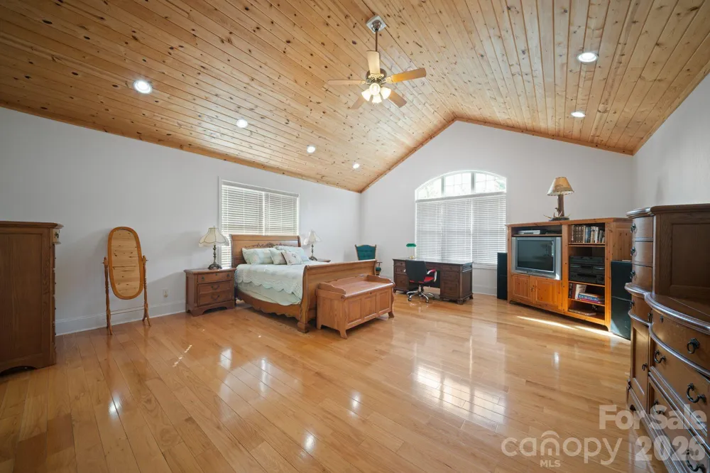 1372 & 1370 Barnardsville Highway Barnardsville, NC 28709