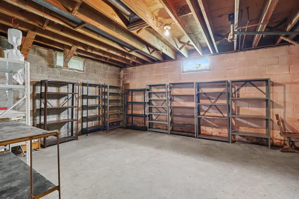 524 Hubbell Road Orleans, MI 48865