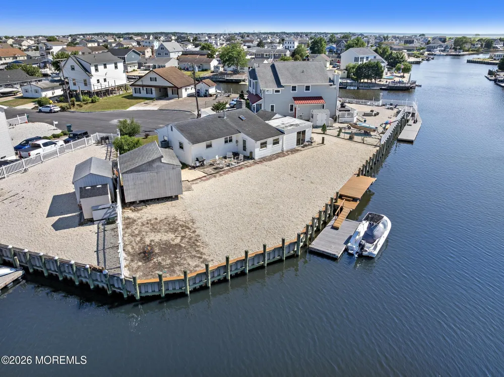 34 Lake Singleton Court Little Egg Harbor, NJ 08087