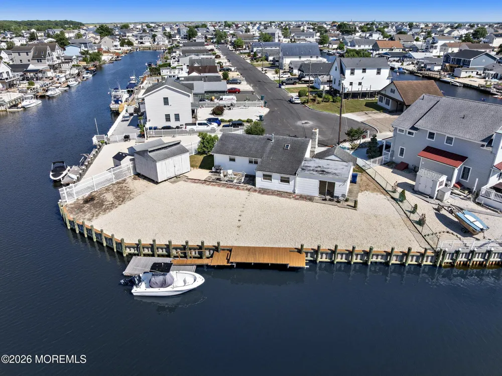 34 Lake Singleton Court Little Egg Harbor, NJ 08087