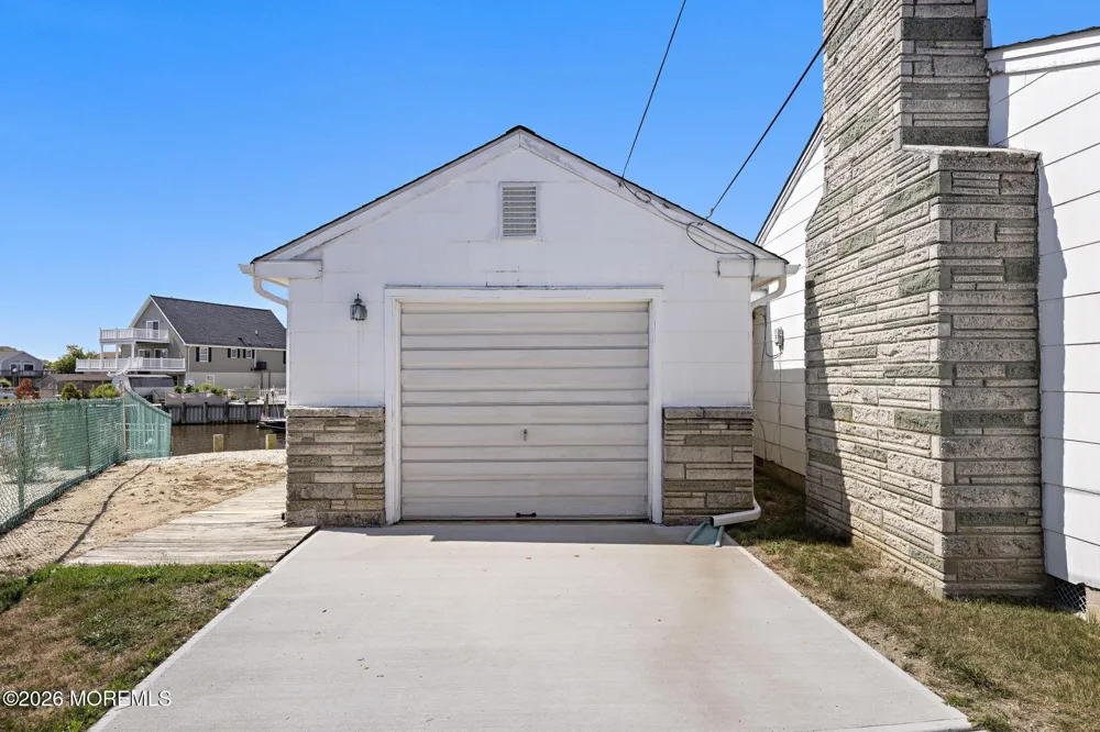34 Lake Singleton Court Little Egg Harbor, NJ 08087