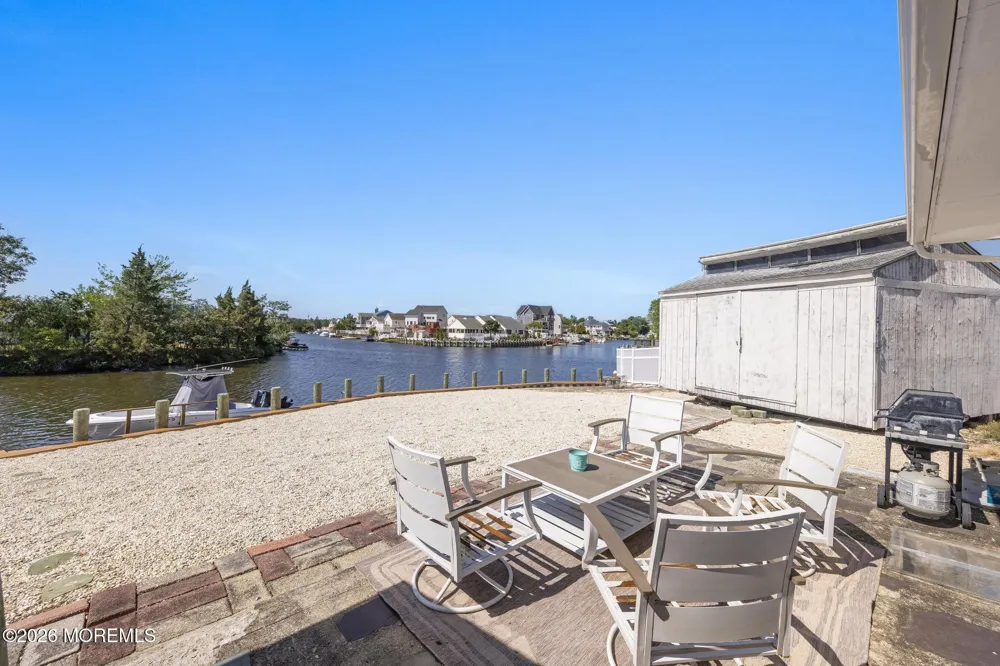 34 Lake Singleton Court Little Egg Harbor, NJ 08087