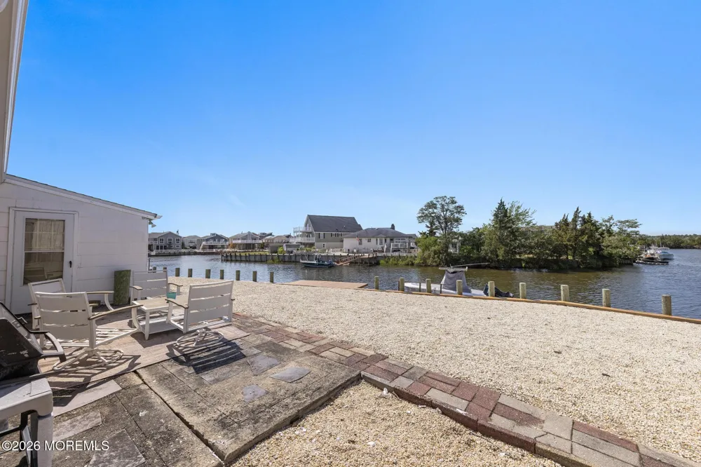 34 Lake Singleton Court Little Egg Harbor, NJ 08087