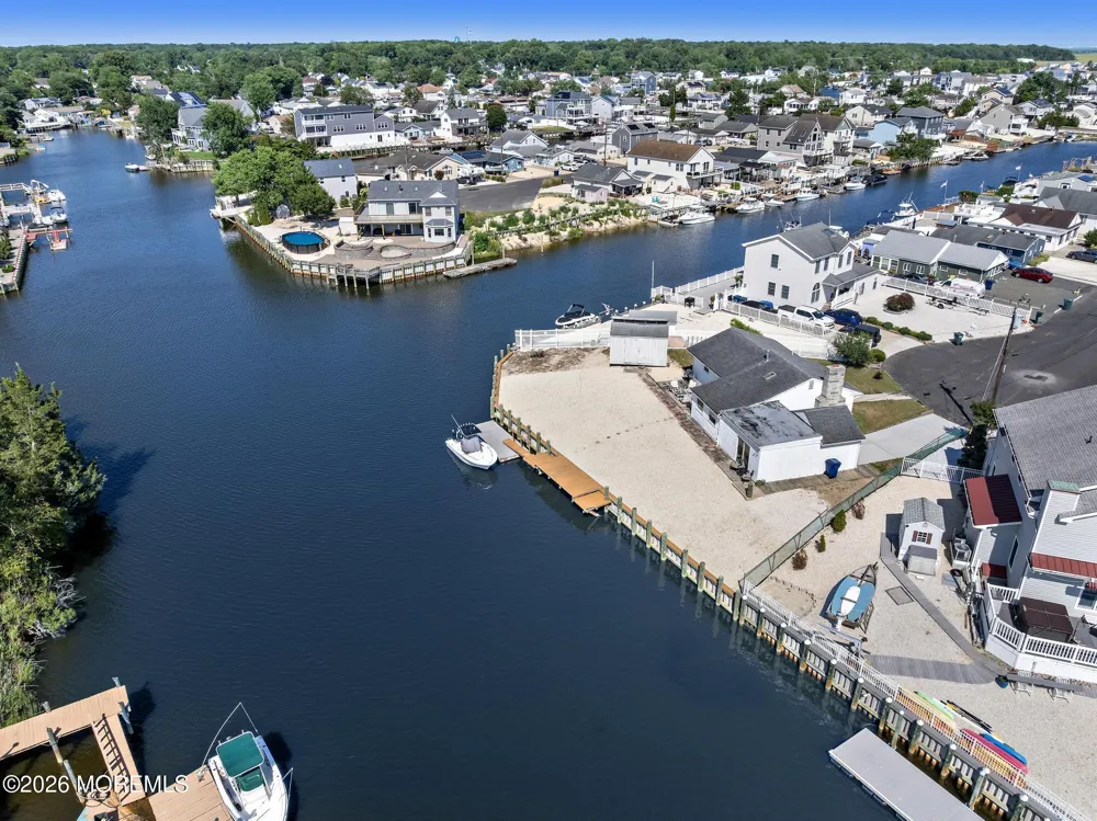 34 Lake Singleton Court Little Egg Harbor, NJ 08087