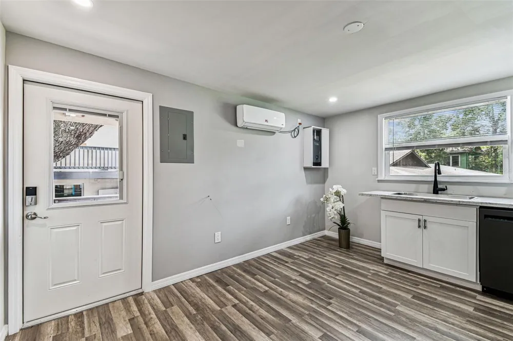 1006 E 26TH AVENUE #1 Tampa, FL 33605