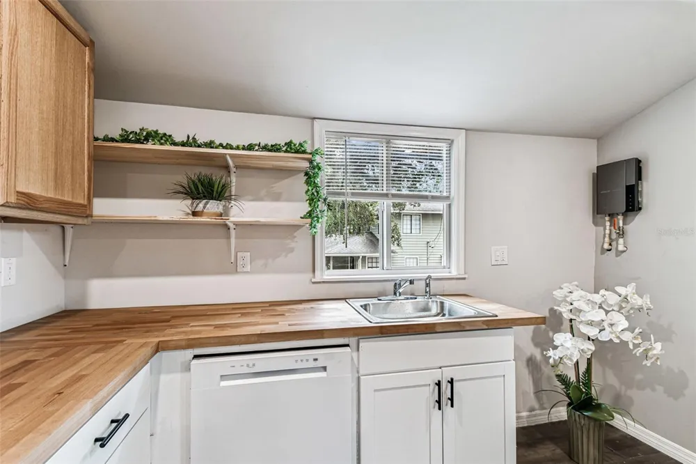 1006 E 26TH AVENUE #1 Tampa, FL 33605