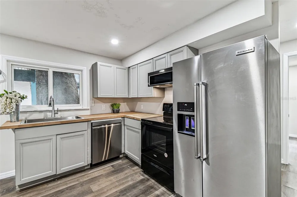 1006 E 26TH AVENUE #1 Tampa, FL 33605