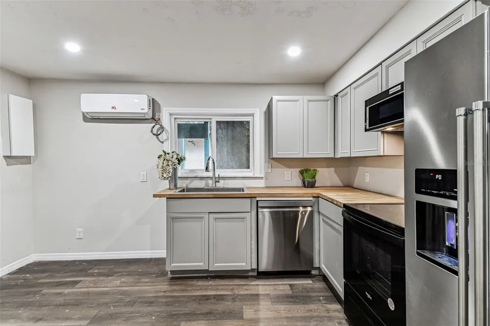 1006 E 26TH AVENUE #1 Tampa, FL 33605