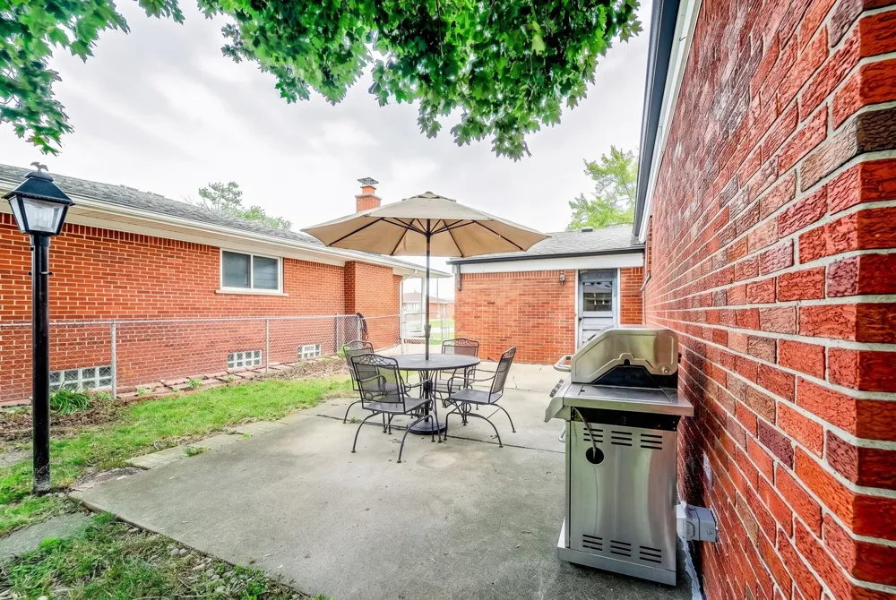 14557 Michigan Boulevard Allen Park, MI 48101