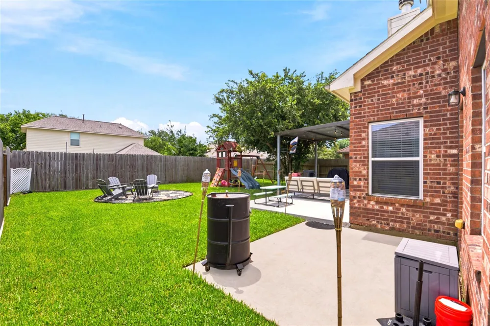 8226 Mandalay Bay Drive Baytown, TX 77523