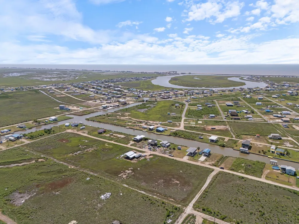 417 Chimaera Street Sargent, TX 77414