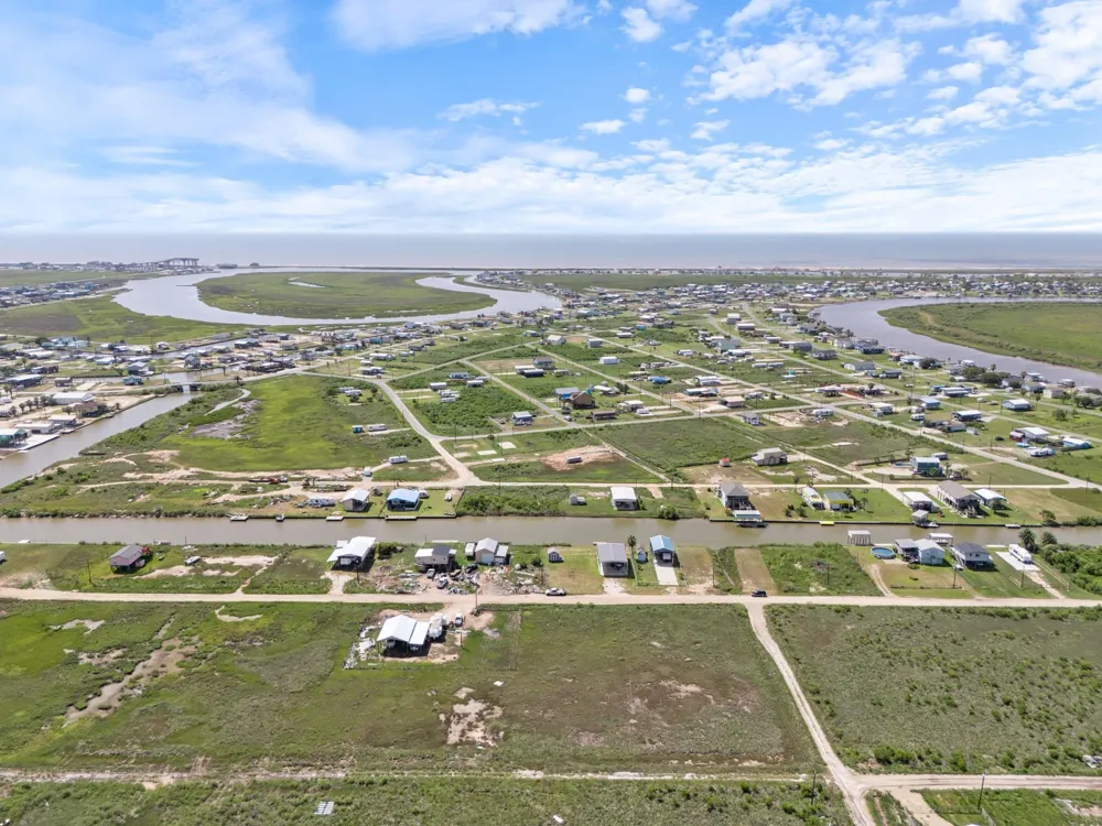 417 Chimaera Street Sargent, TX 77414