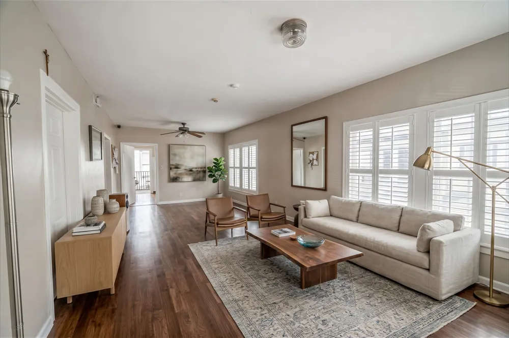 1603 Airline Drive Houston, TX 77009