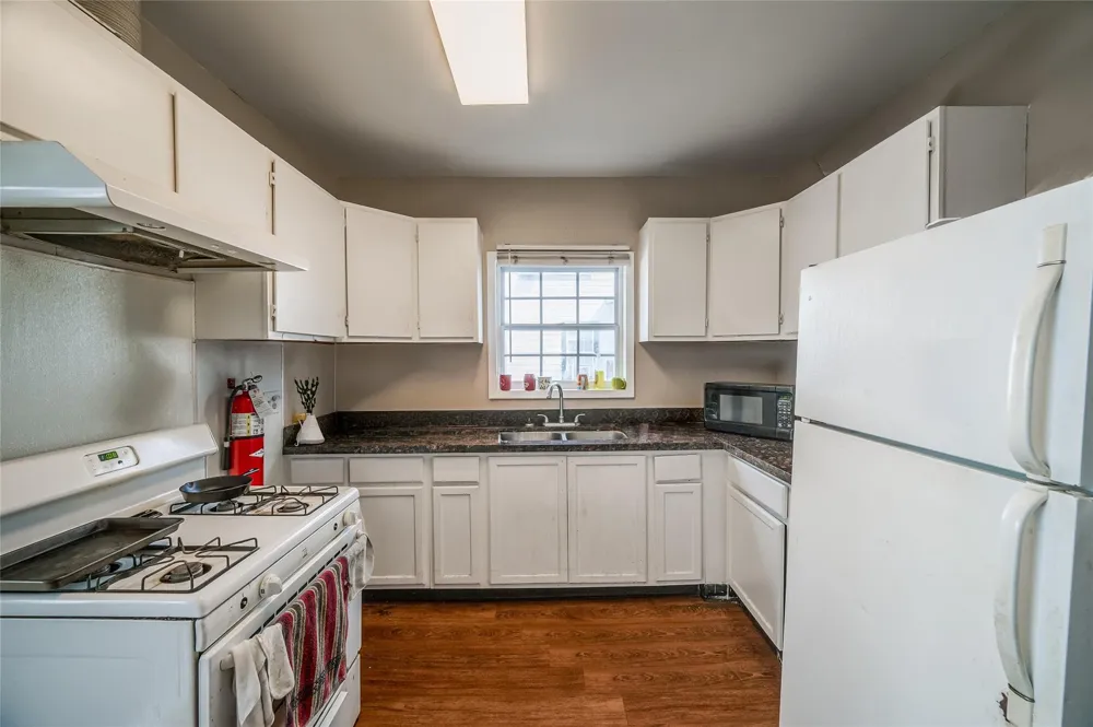 1603 Airline Drive Houston, TX 77009