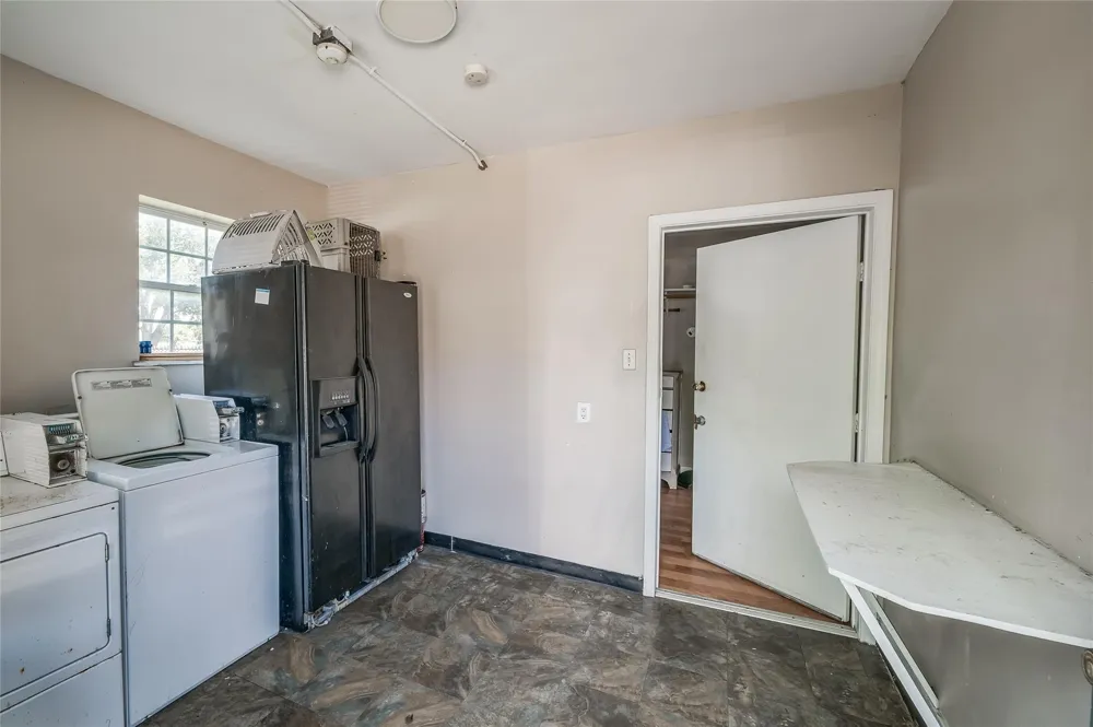 1603 Airline Drive Houston, TX 77009