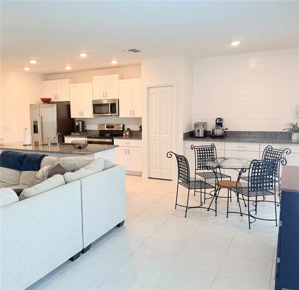 36434 GARDEN WALL WAY Zephyrhills, FL 33541