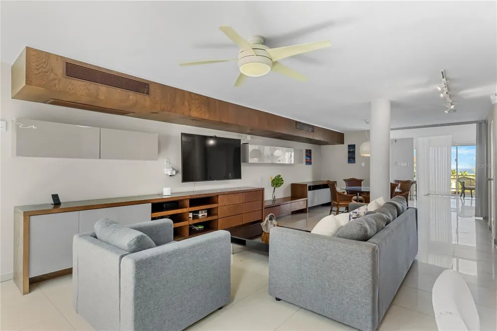 1 SHELL CASTLE CLUB CLUB Humacao, PR 00791
