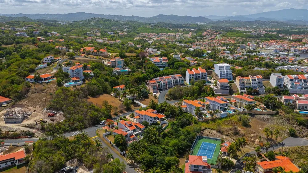 1 SHELL CASTLE CLUB CLUB Humacao, PR 00791