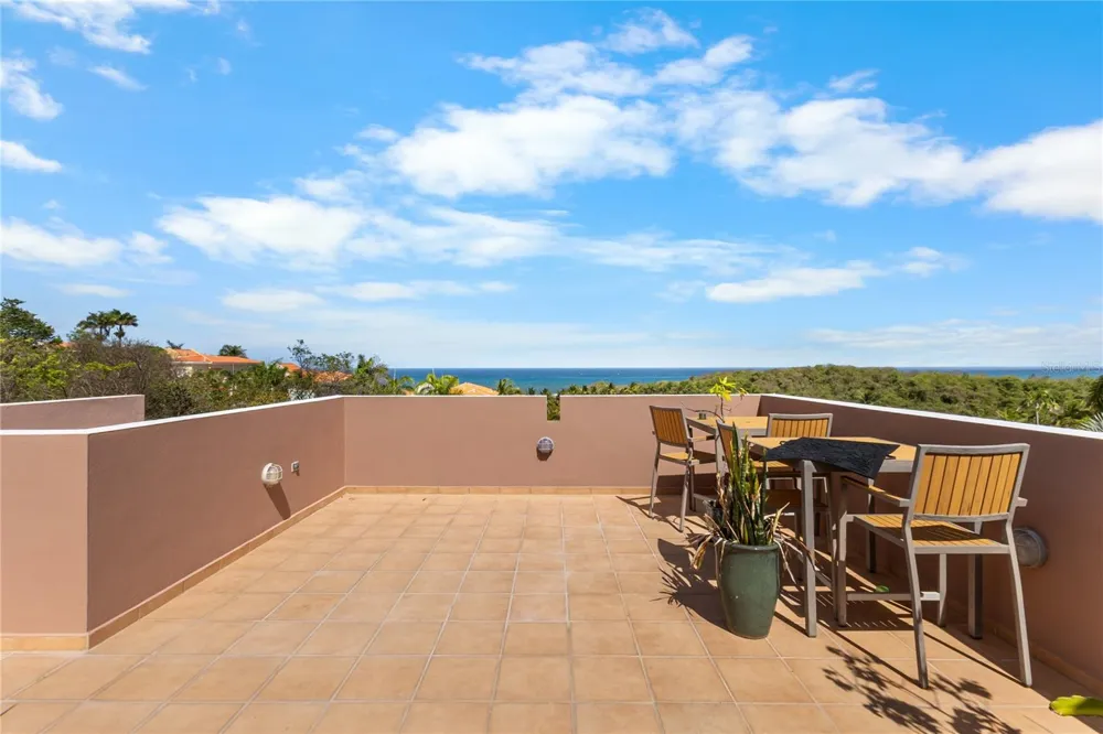 1 SHELL CASTLE CLUB CLUB Humacao, PR 00791