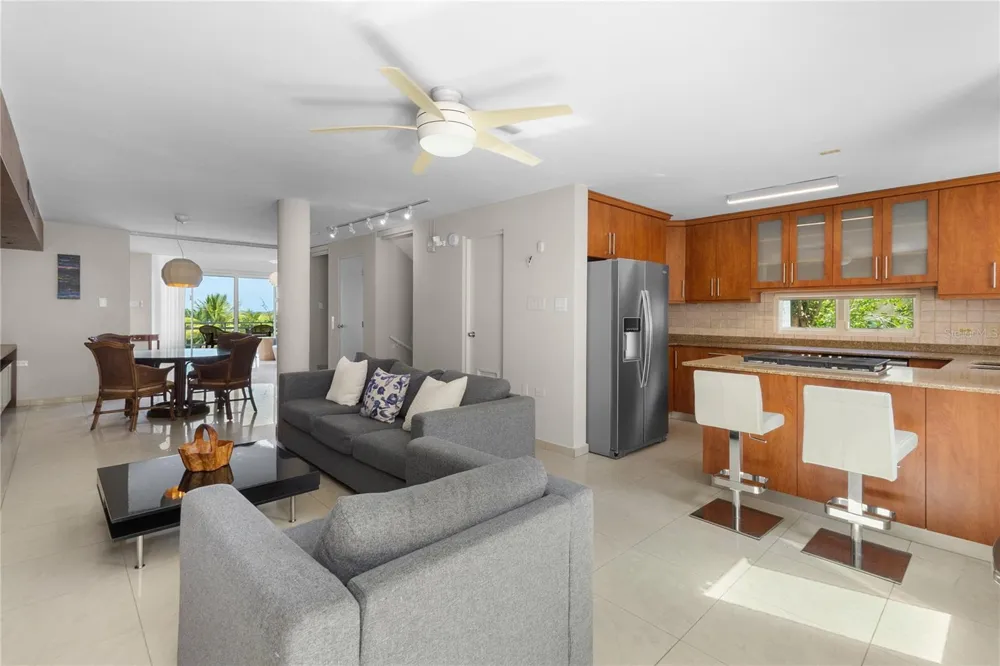 1 SHELL CASTLE CLUB CLUB Humacao, PR 00791
