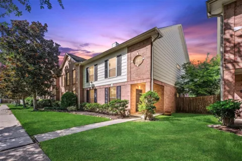607 Travis Street #5