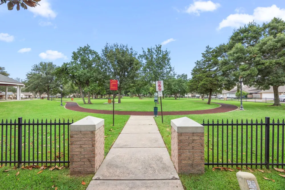 607 Travis Street #5 Webster, TX 77598