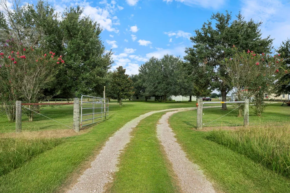 15610 Penick Rd Waller, TX 77484