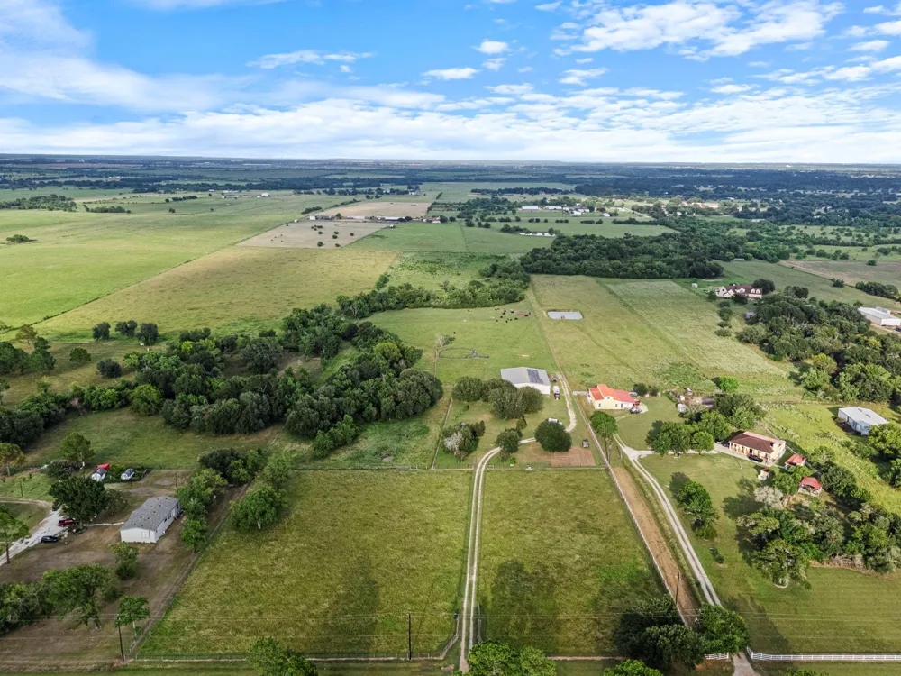 15610 Penick Rd Waller, TX 77484