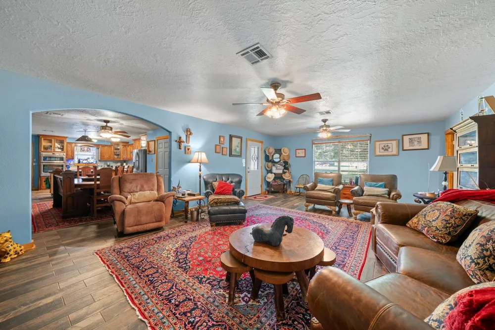 15610 Penick Rd Waller, TX 77484