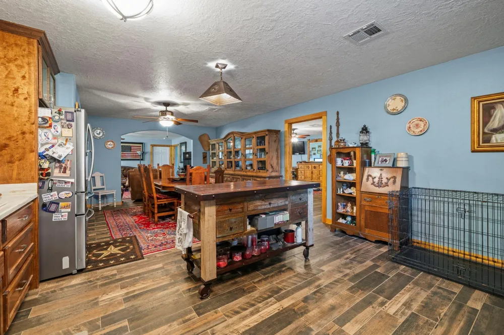 15610 Penick Rd Waller, TX 77484