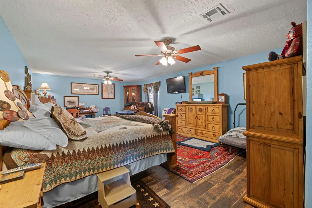 15610 Penick Rd Waller, TX 77484