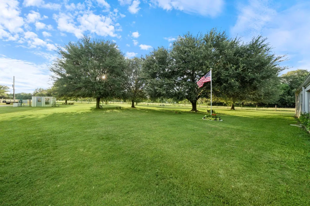 15610 Penick Rd Waller, TX 77484