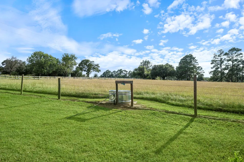 15610 Penick Rd Waller, TX 77484