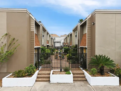 424 15th Street #104