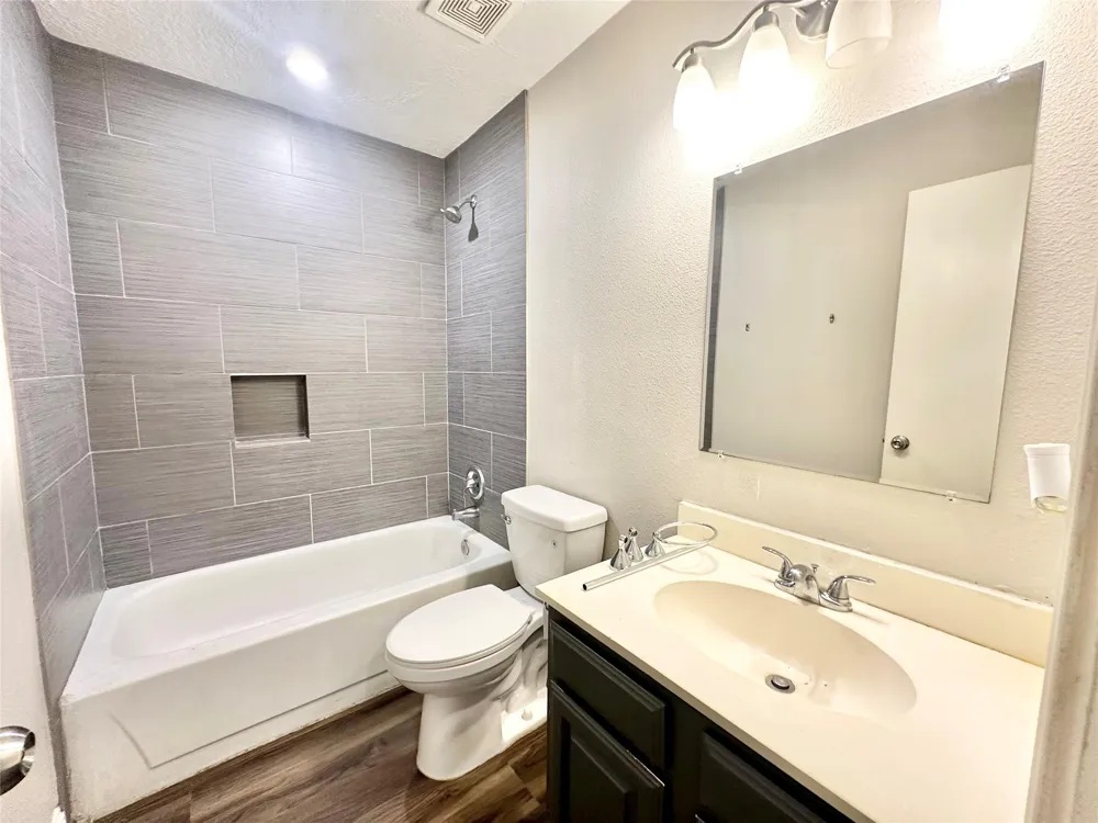 2523 Castle Place Stafford, TX 77477