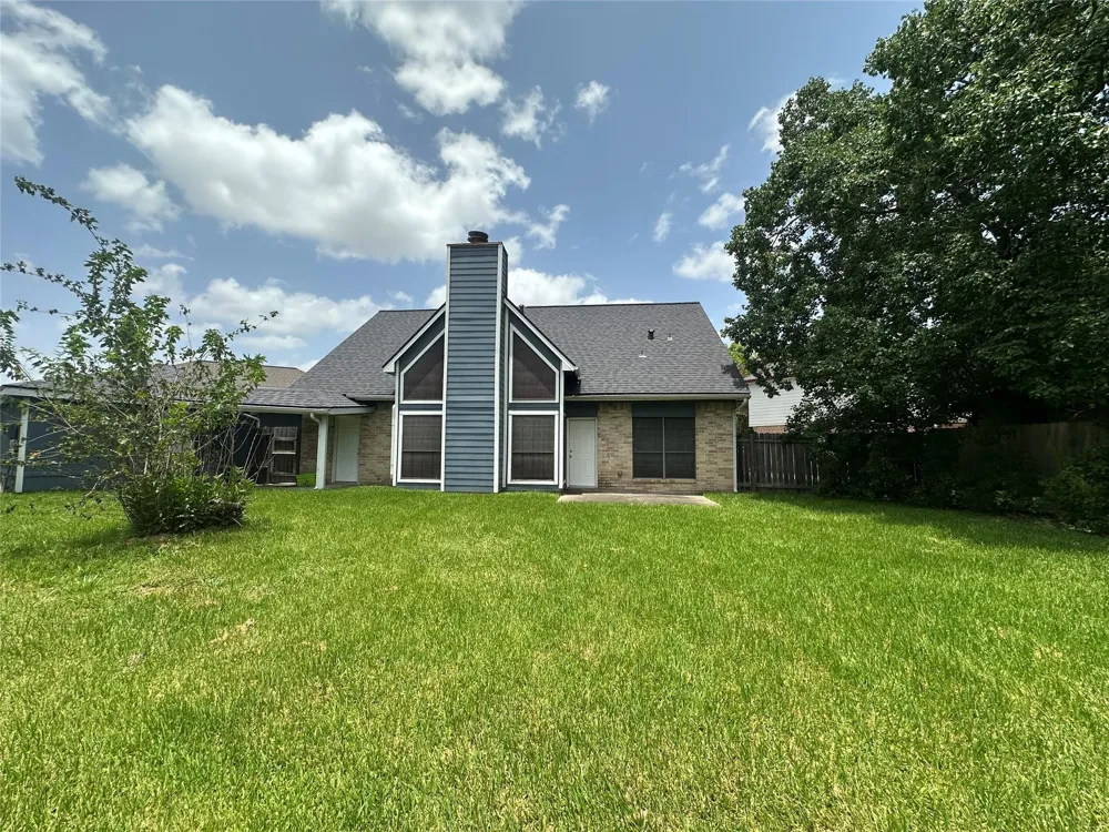 2523 Castle Place Stafford, TX 77477