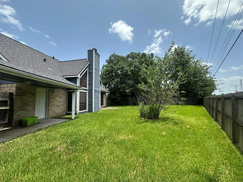 2523 Castle Place Stafford, TX 77477