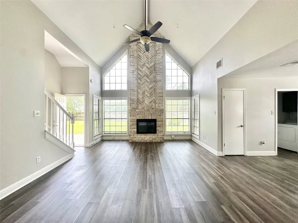 2523 Castle Place Stafford, TX 77477