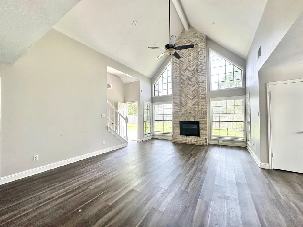 2523 Castle Place Stafford, TX 77477