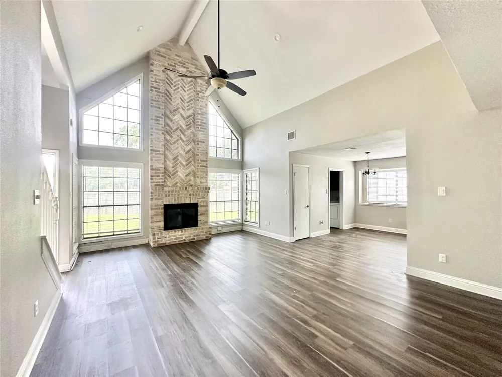 2523 Castle Place Stafford, TX 77477
