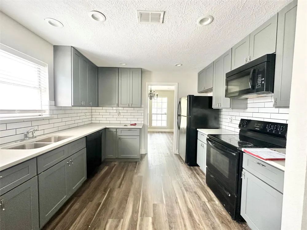 2523 Castle Place Stafford, TX 77477