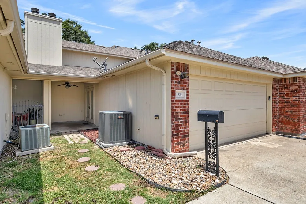 4022 Wood River #5B Corpus Christi, TX 78410