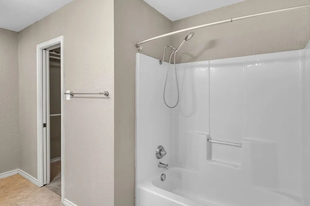 4022 Wood River #5B Corpus Christi, TX 78410