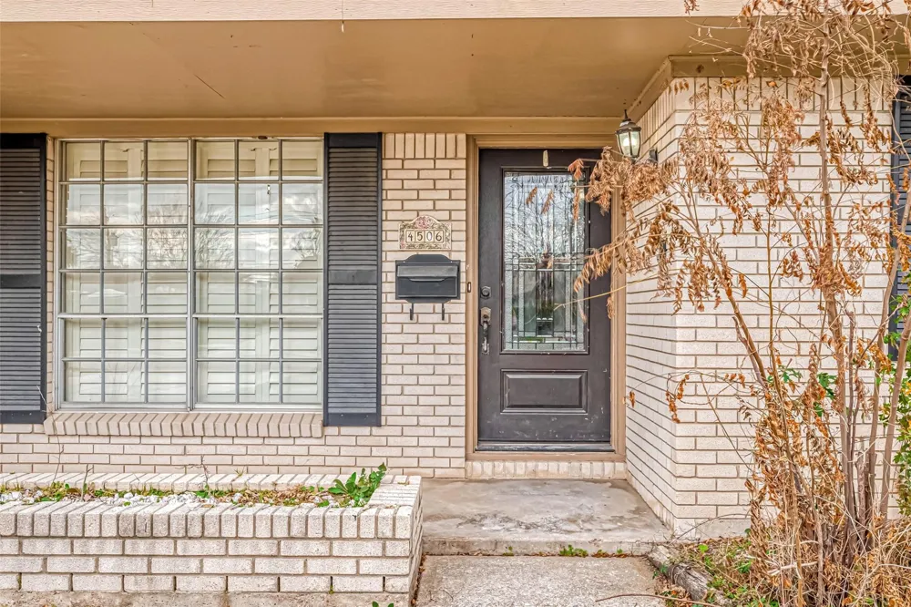 4506 Mimosa Drive Bellaire, TX 77401