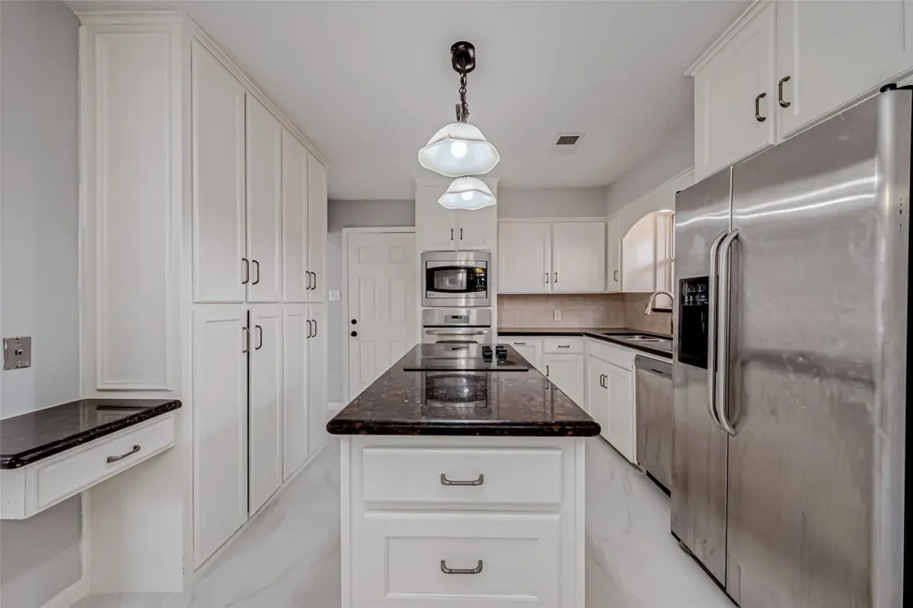 4506 Mimosa Drive Bellaire, TX 77401