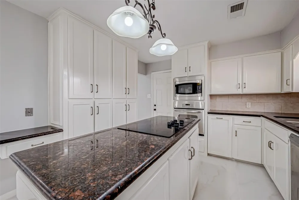 4506 Mimosa Drive Bellaire, TX 77401