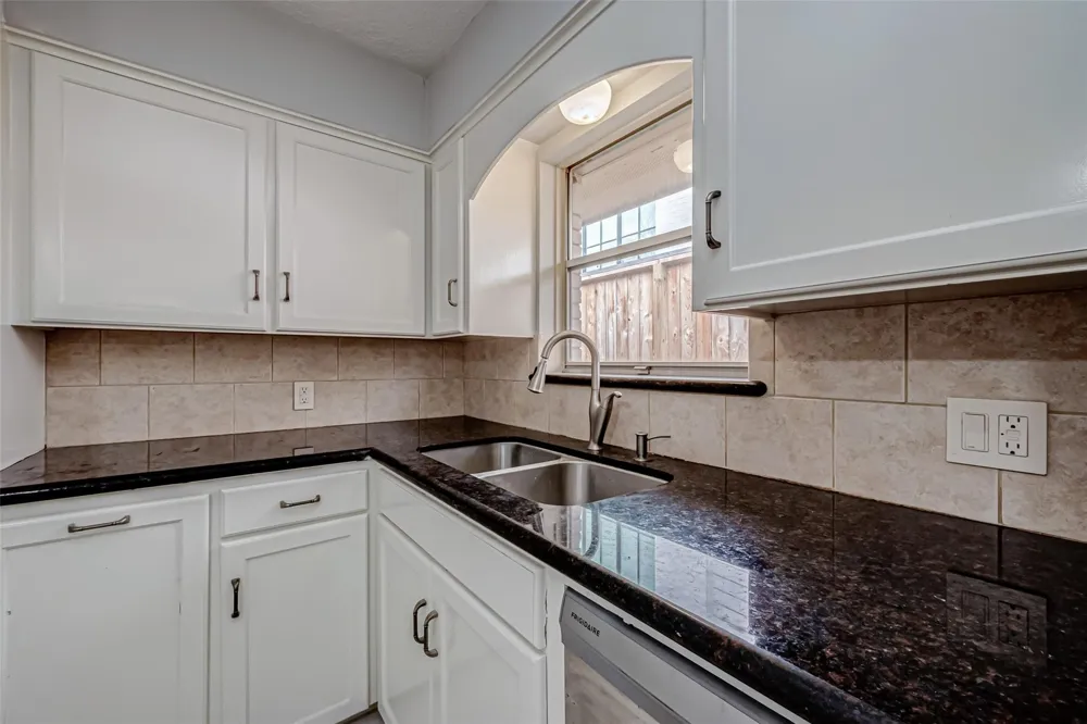 4506 Mimosa Drive Bellaire, TX 77401