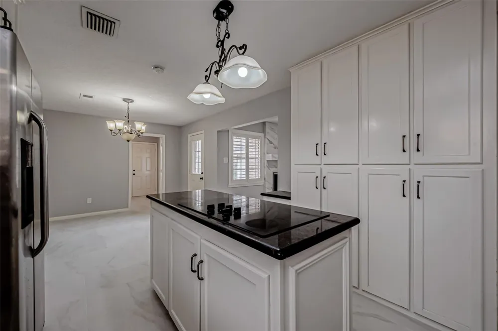 4506 Mimosa Drive Bellaire, TX 77401